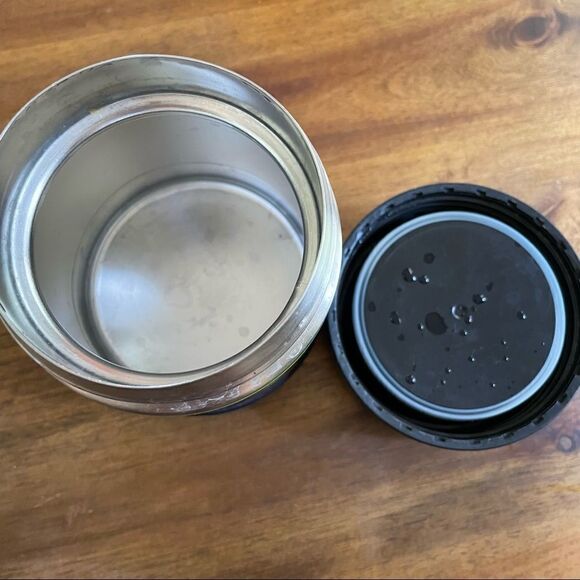 Thermos Hello Kitty  stainless apple design 10 ounce  lunch funtainer - Picture 2 of 8